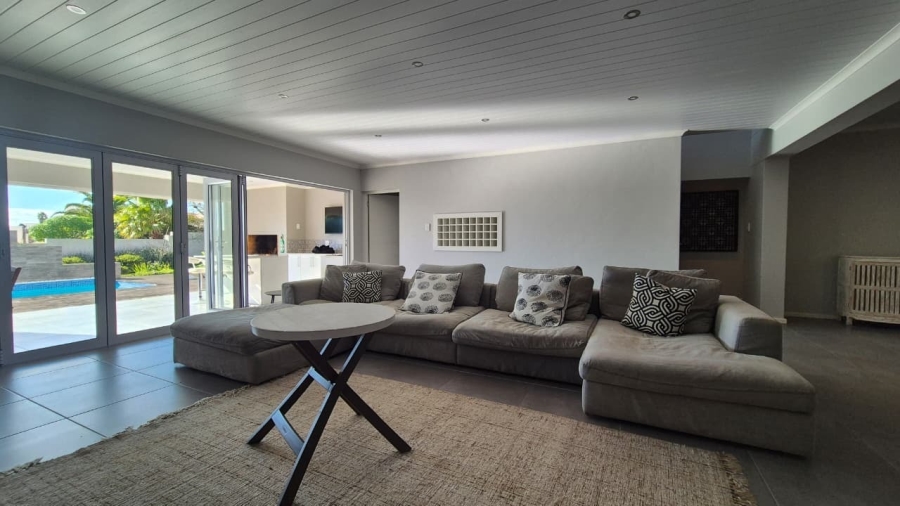 4 Bedroom Property for Sale in Myburgh Park Western Cape